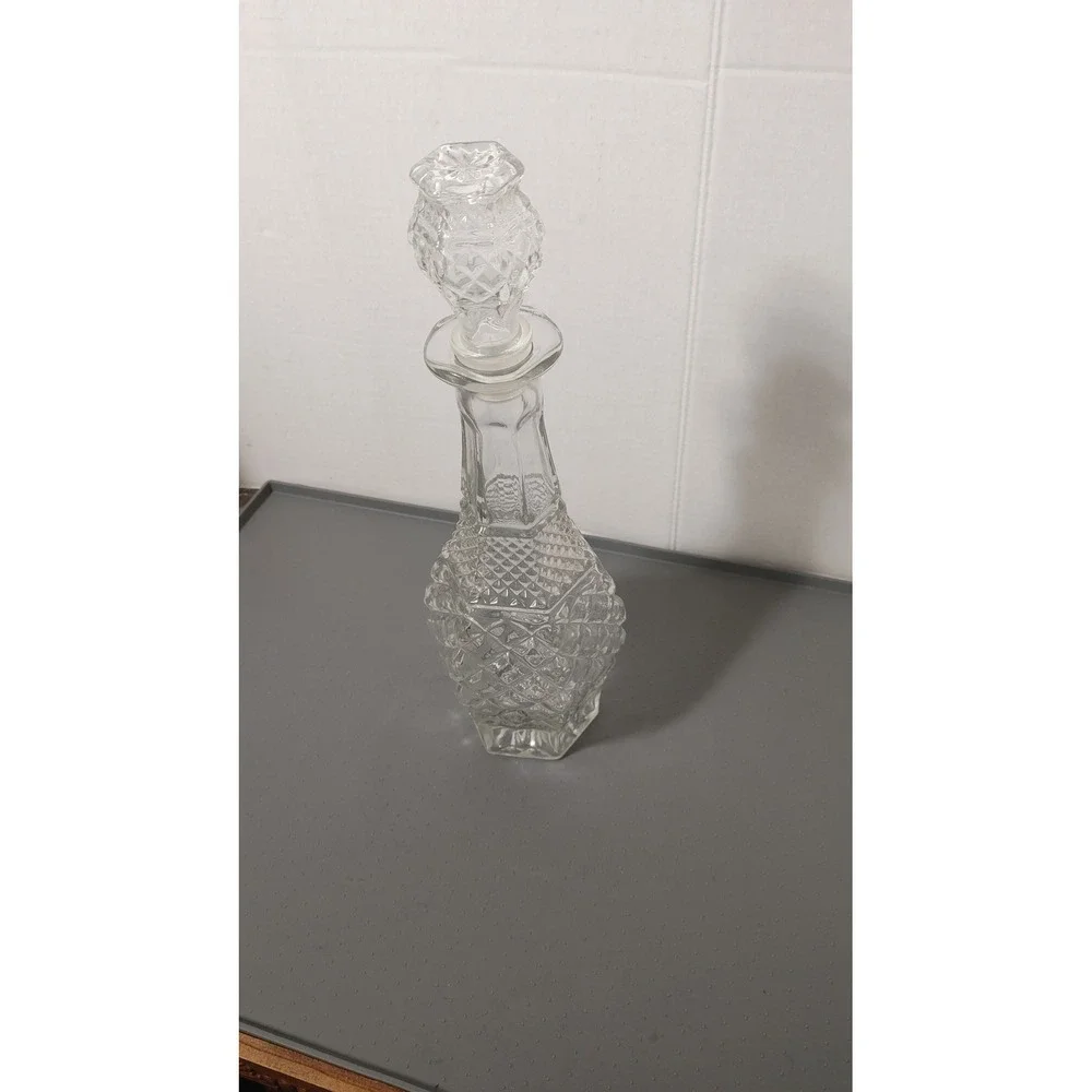 Glass Decanter Unisex OS Clear Excellent Diamond Cut Vintage Barware